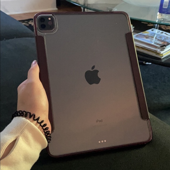 Otter box: IPad Pro 2nd gen 11” + 20w USB-C Power adapter - Picture 11 of 11